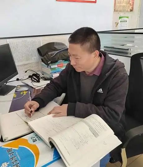 【师道风华】高级教师风采展第二十一期  | 薛夫来——数理筑基石 德育润心田