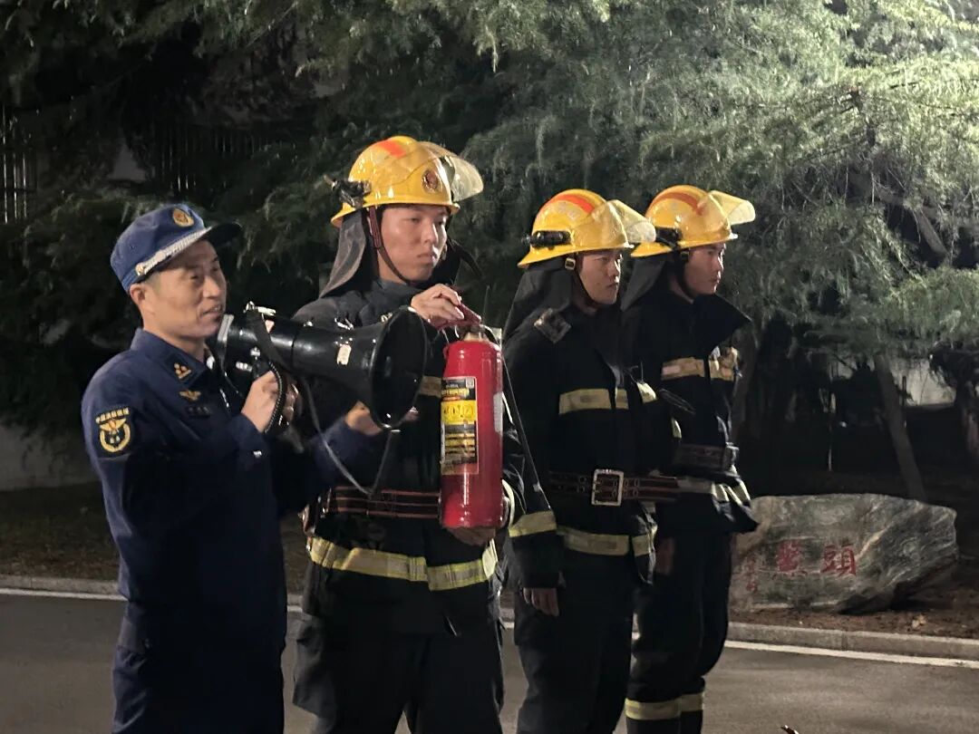 消防科普启心智，安全演练强技能——泰安第十九中学成功举行消防应急疏散演练